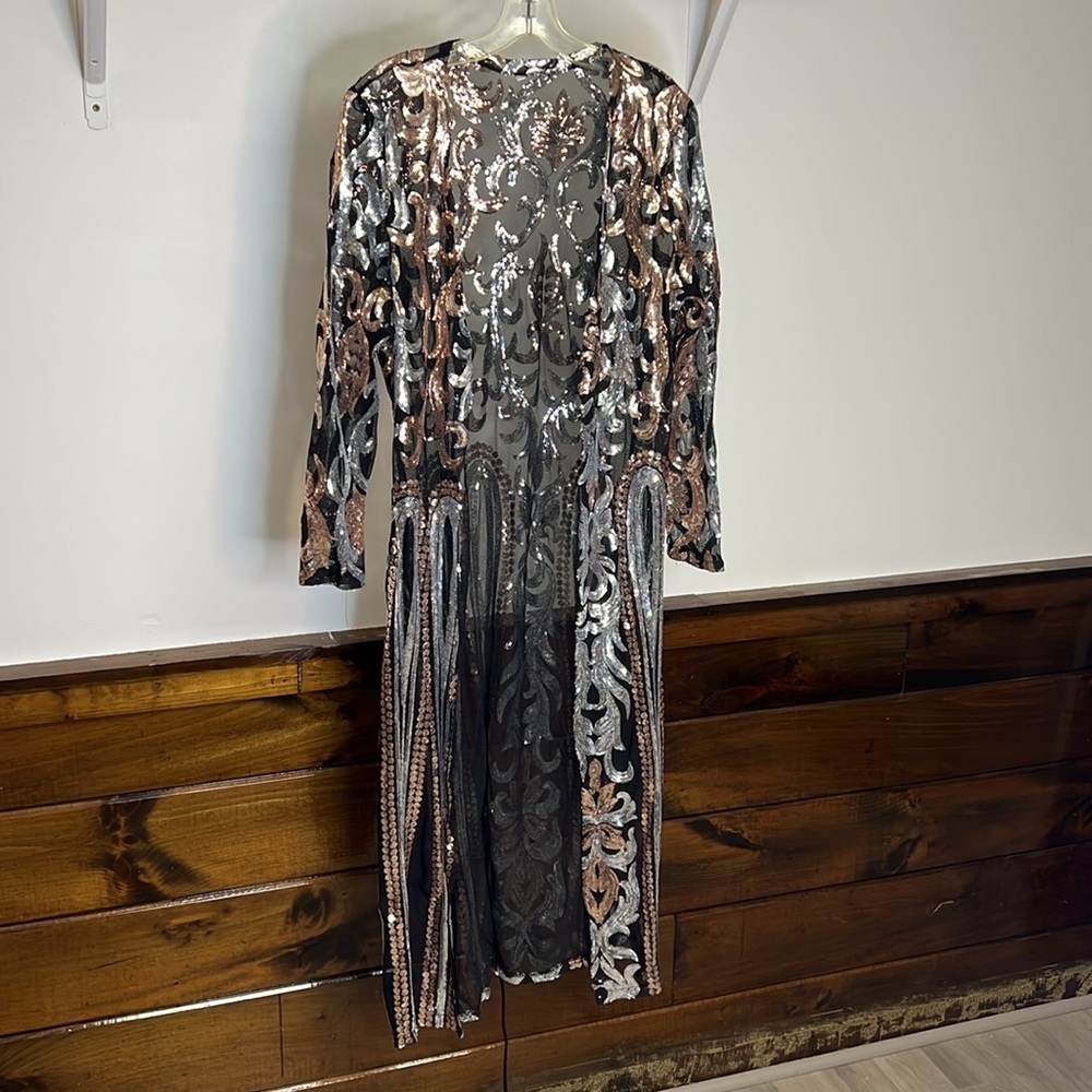 Amazon Women's Black and Silver Sequin Top